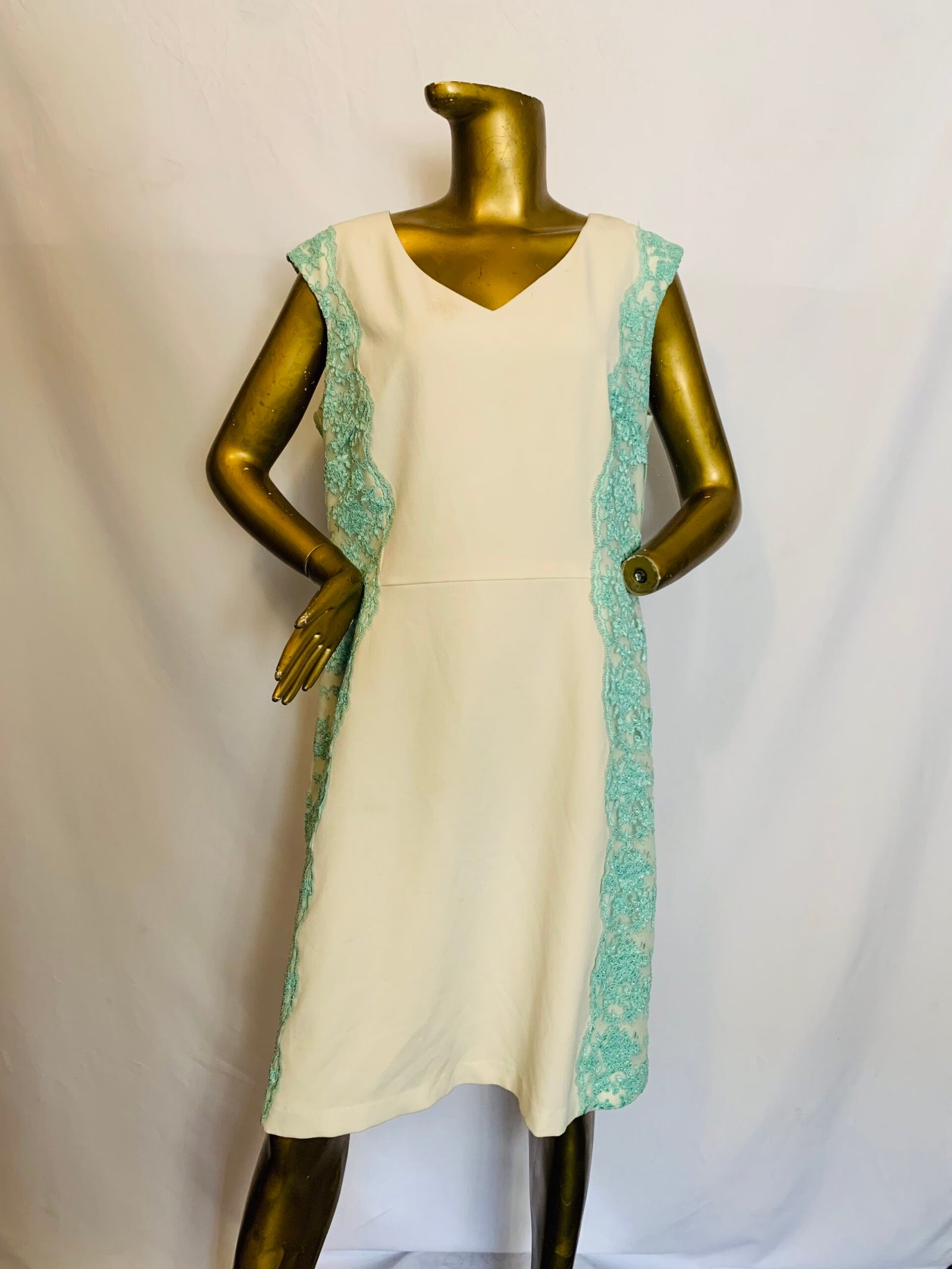 IMG_7708 White / Green Dress {Size | 16} - Image 1