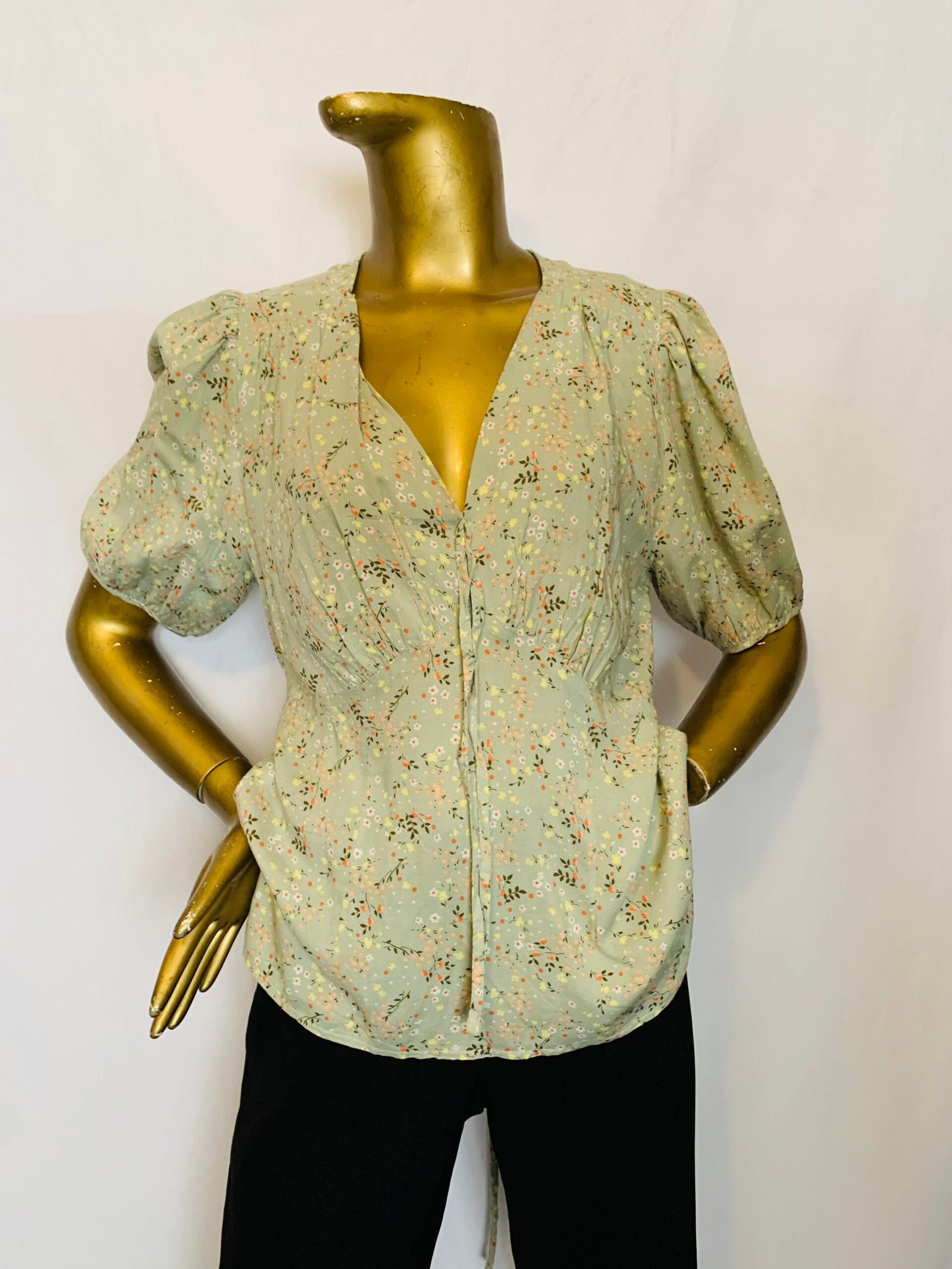 IMG_8463 Green Floral Top {Size | 12} - Image 1